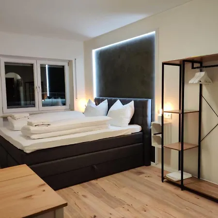 Schicke Wohnung In Stadtnaehe Würzburg Esterno foto